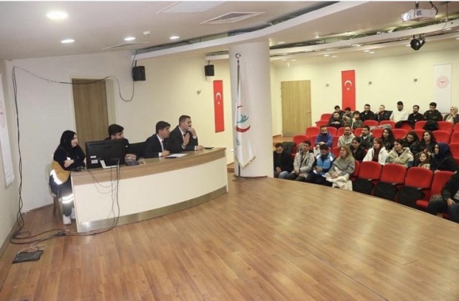 Kars 112 Acil Sağlık personeliyle değerlendirme toplantısı yapıldı