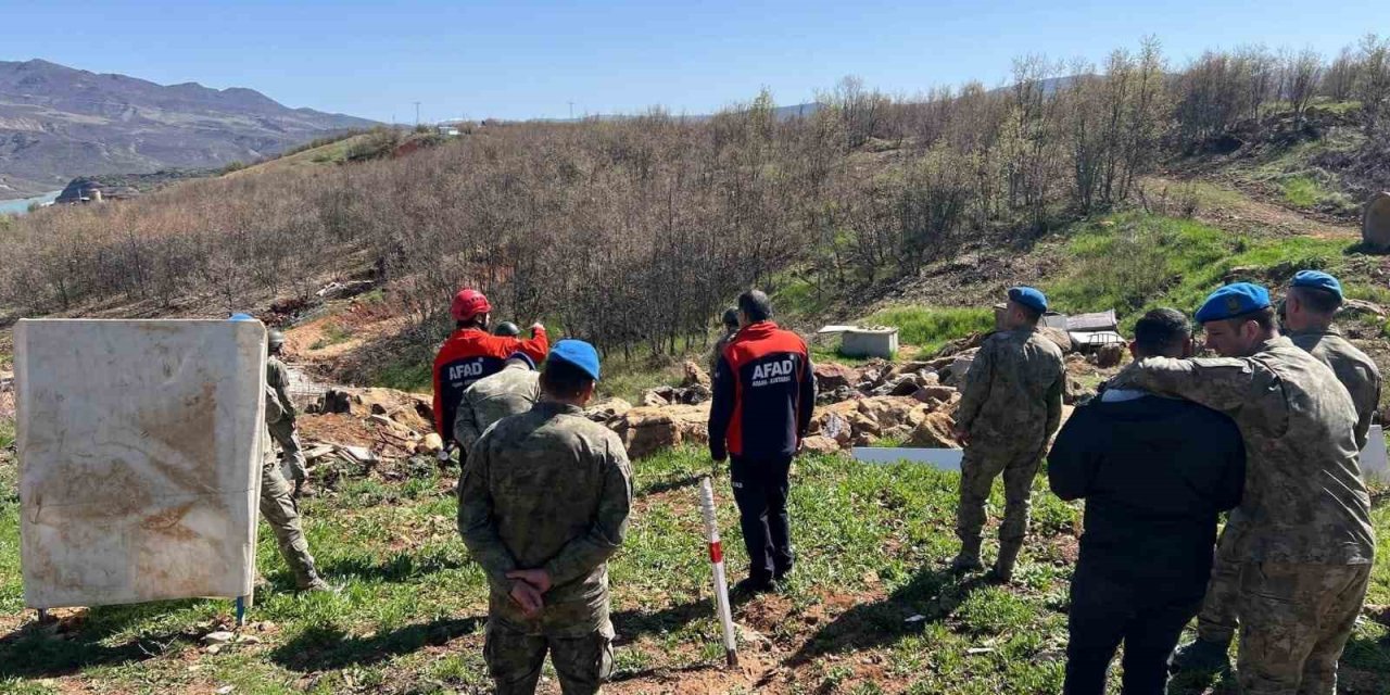 Tunceli’de komando personeline arama kurtarma eğitimi