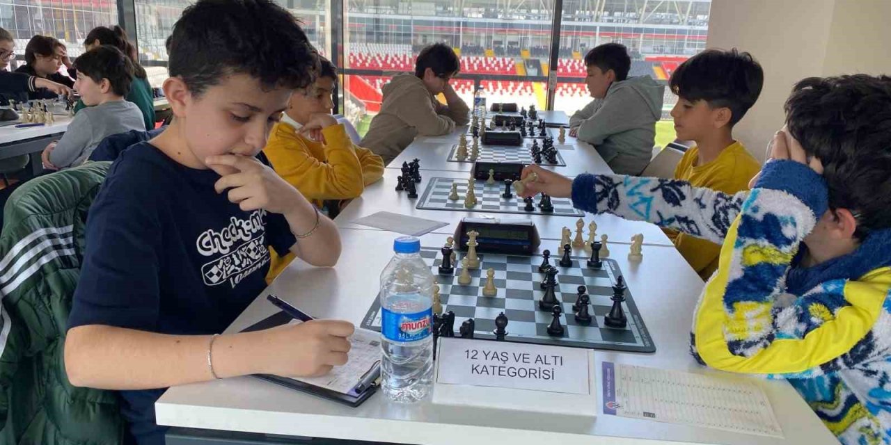 Erzincan’da satranç turnuvası