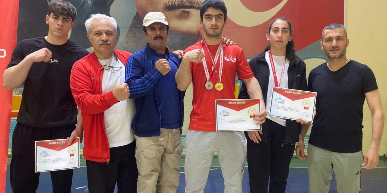 Bilek güreşinde Elazığ rüzgarı