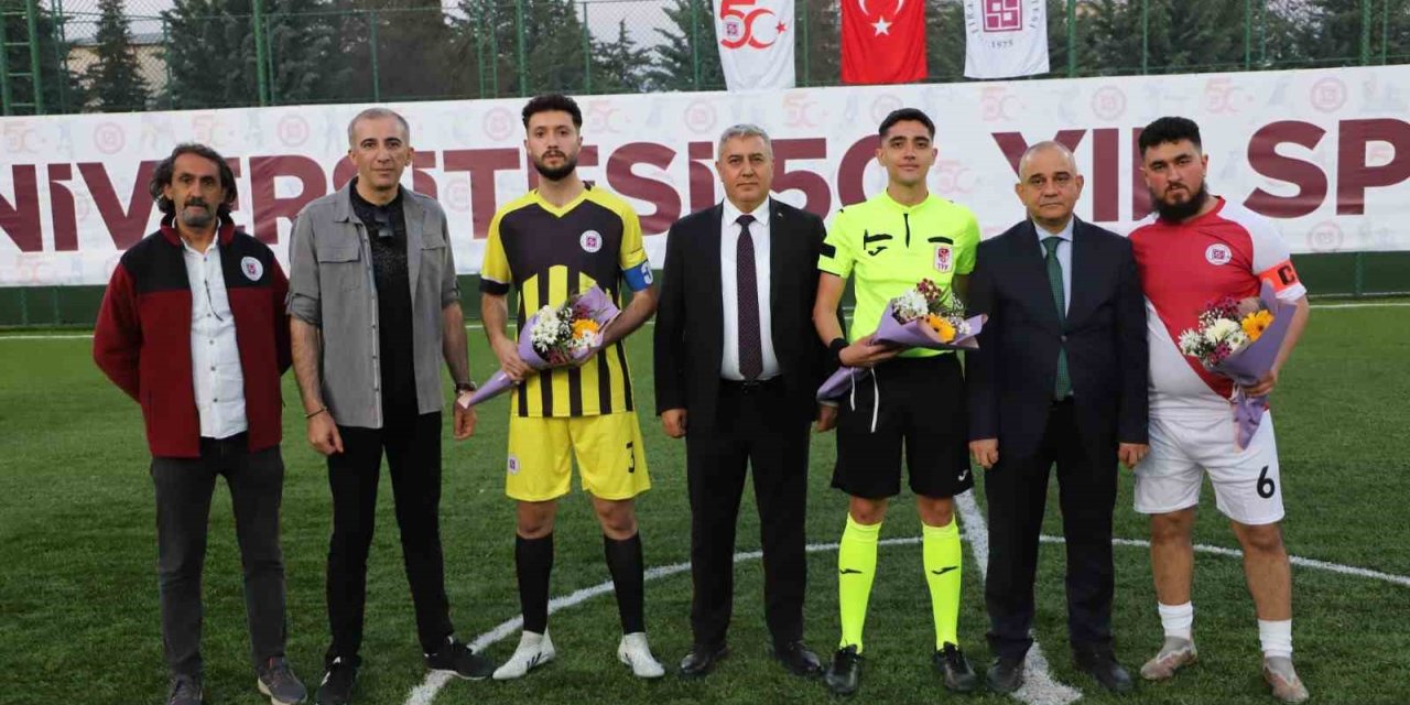 FÜ’de 50. yıl spor şenlikleri başladı