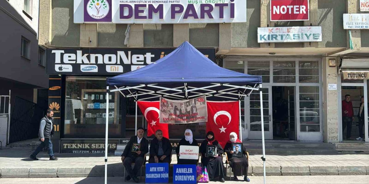 Muşlu anneler evlat nöbetine devam ediyor