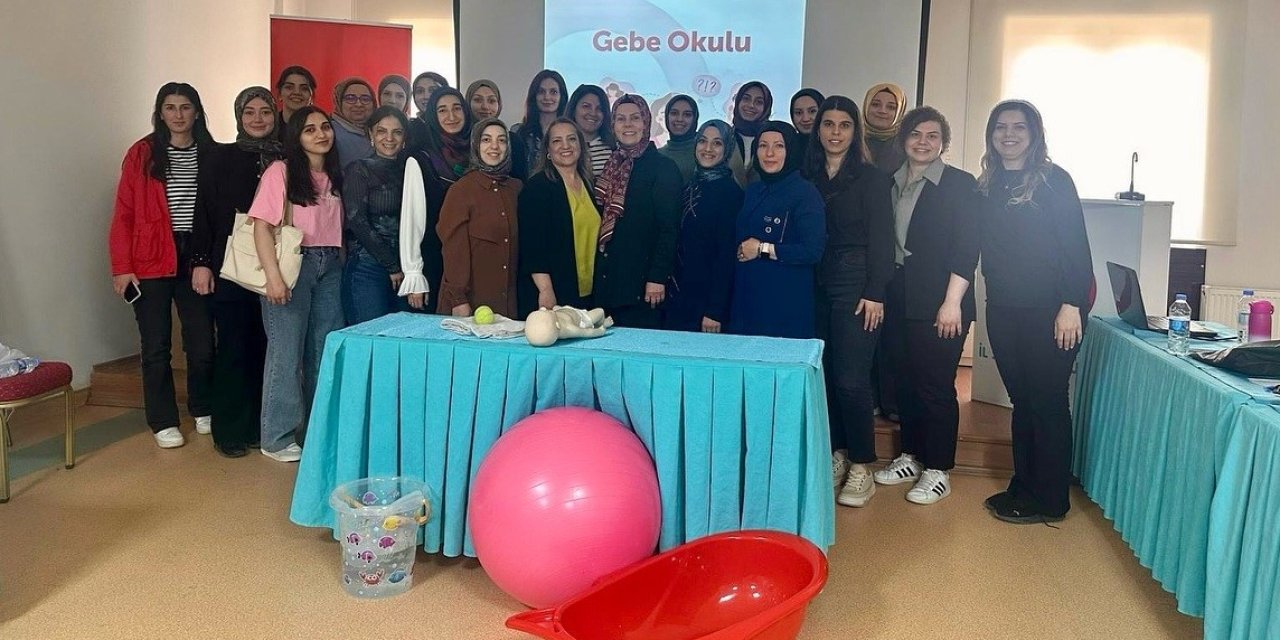 Gebe okullarında görevli sağlık çalışanlarına "Doğuma Hazırlık Eğitimi" düzenlendi