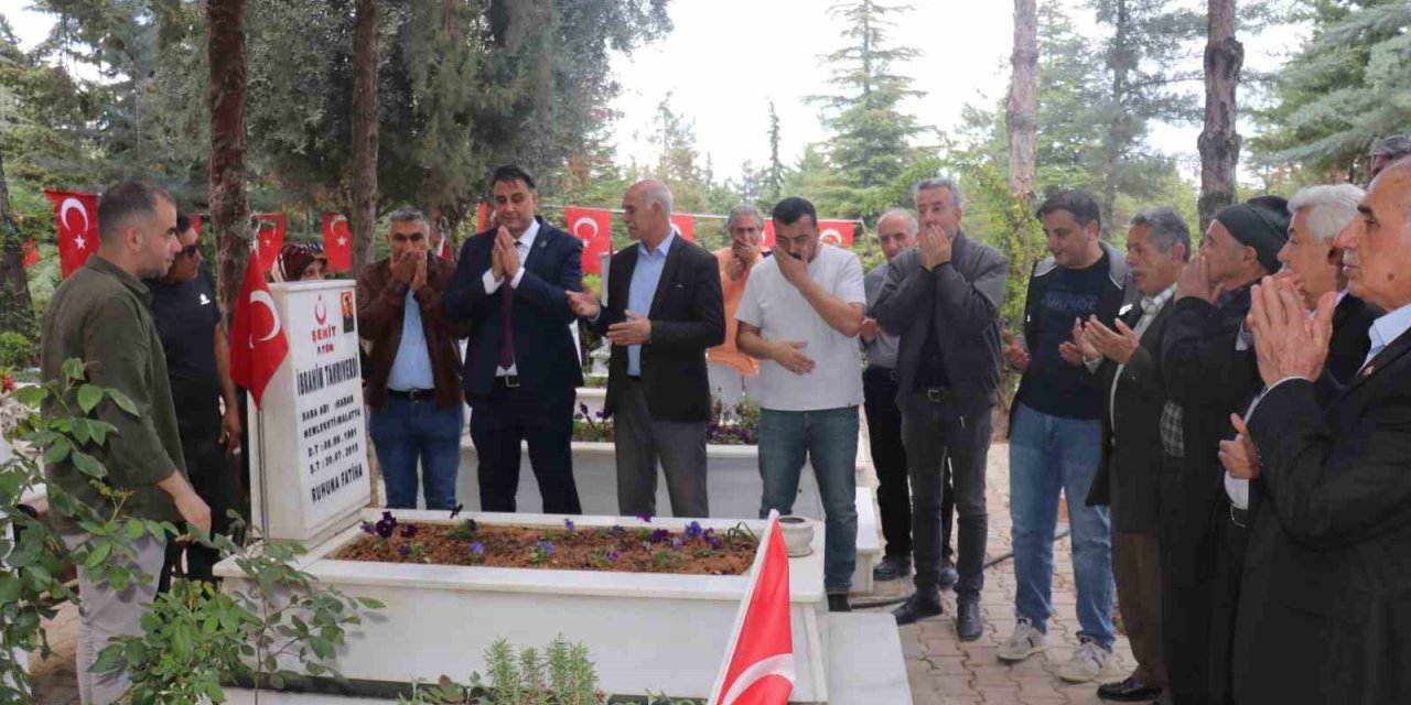 Malatya Gazi ve Şehit Aileleri Derneği’nde bayrak değişimi