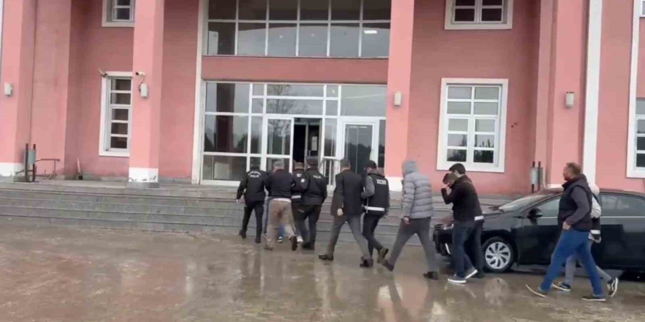 Ağrı’da motorlu taşıtlar sınavında kopya operasyonu: 8 gözaltı