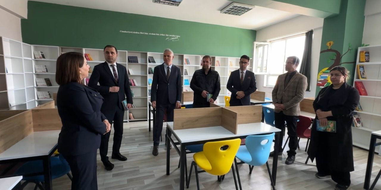 Başıboş köpeklerin saldırısında hayatını kaybeden Eslem Teker adına kütüphane açıldı