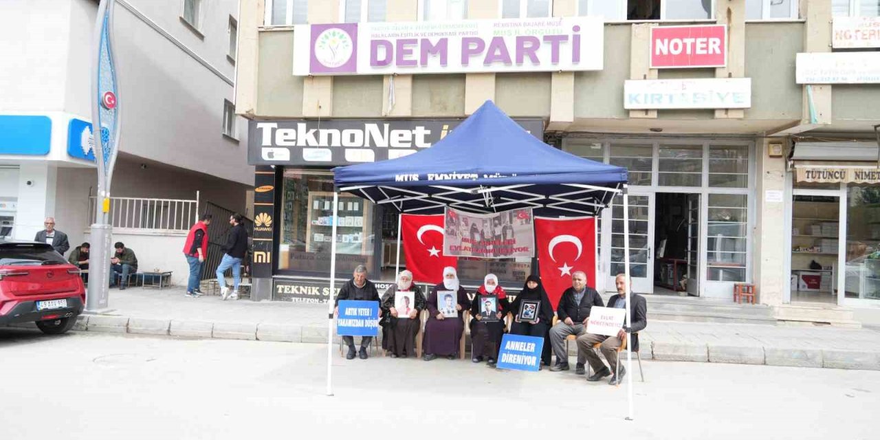 Muşlu anneler evlat nöbetine devam ediyor