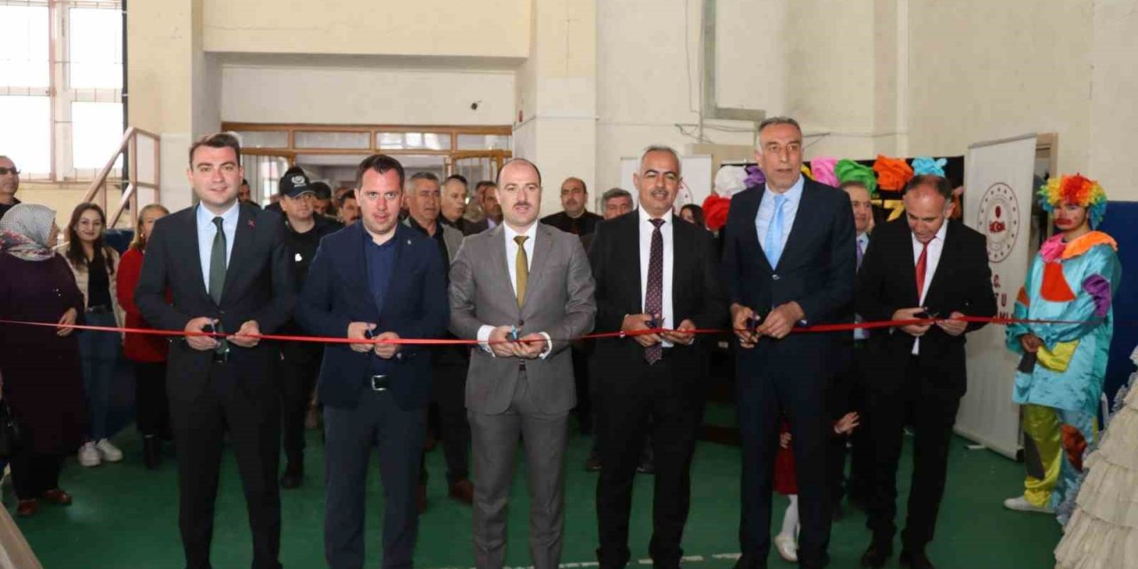 Oltu’da ev hanımlarına mesleki eğitim desteği
