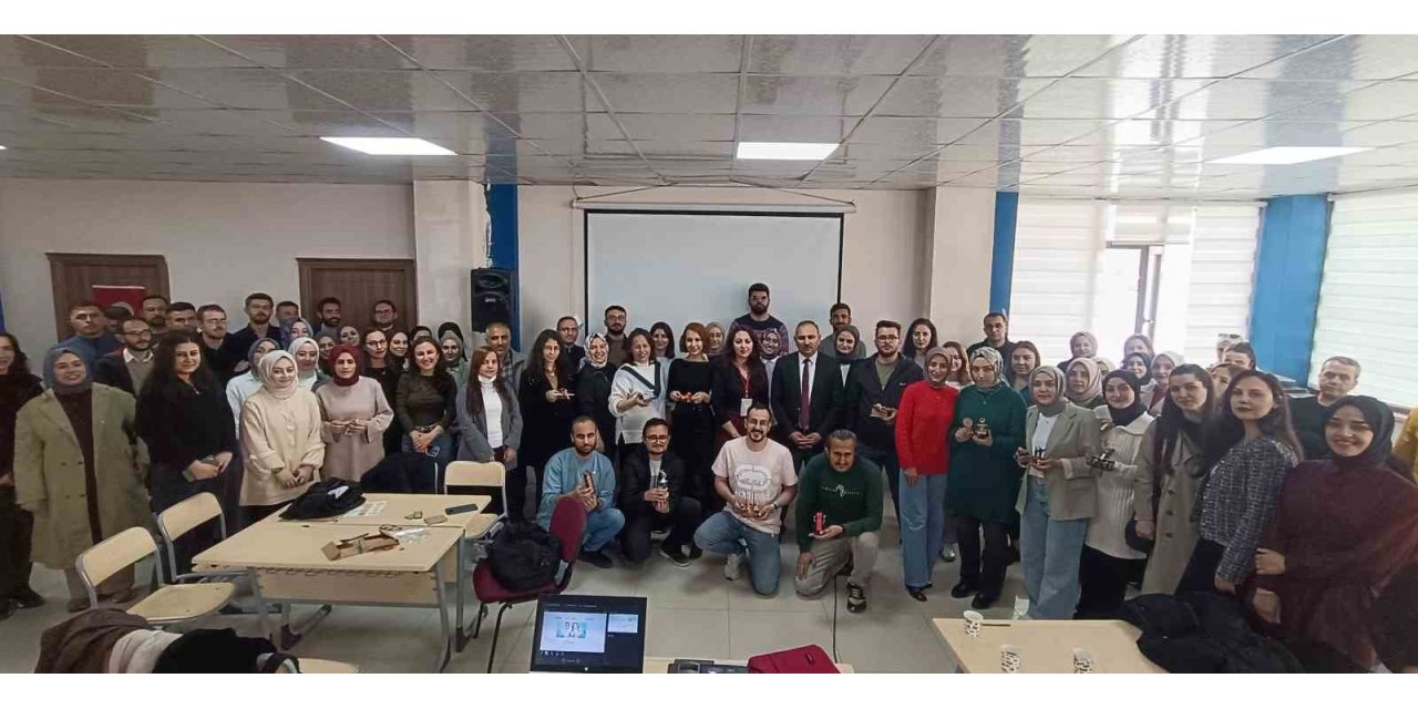 Muradiye’de öğretmenlere yönelik STEM çalıştayı düzenlendi
