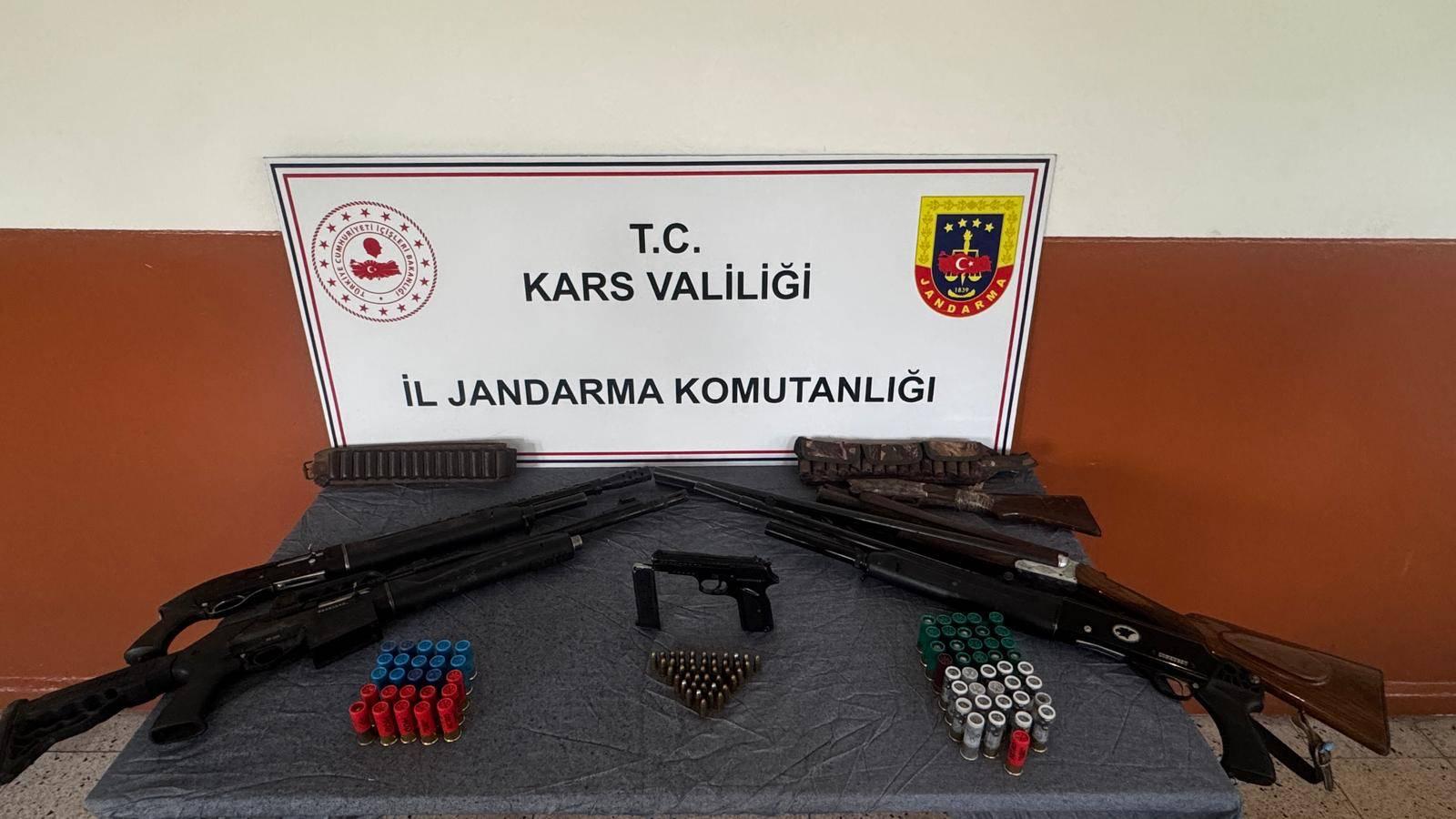 Kars’ta 4 adrese eş zamanlı baskın