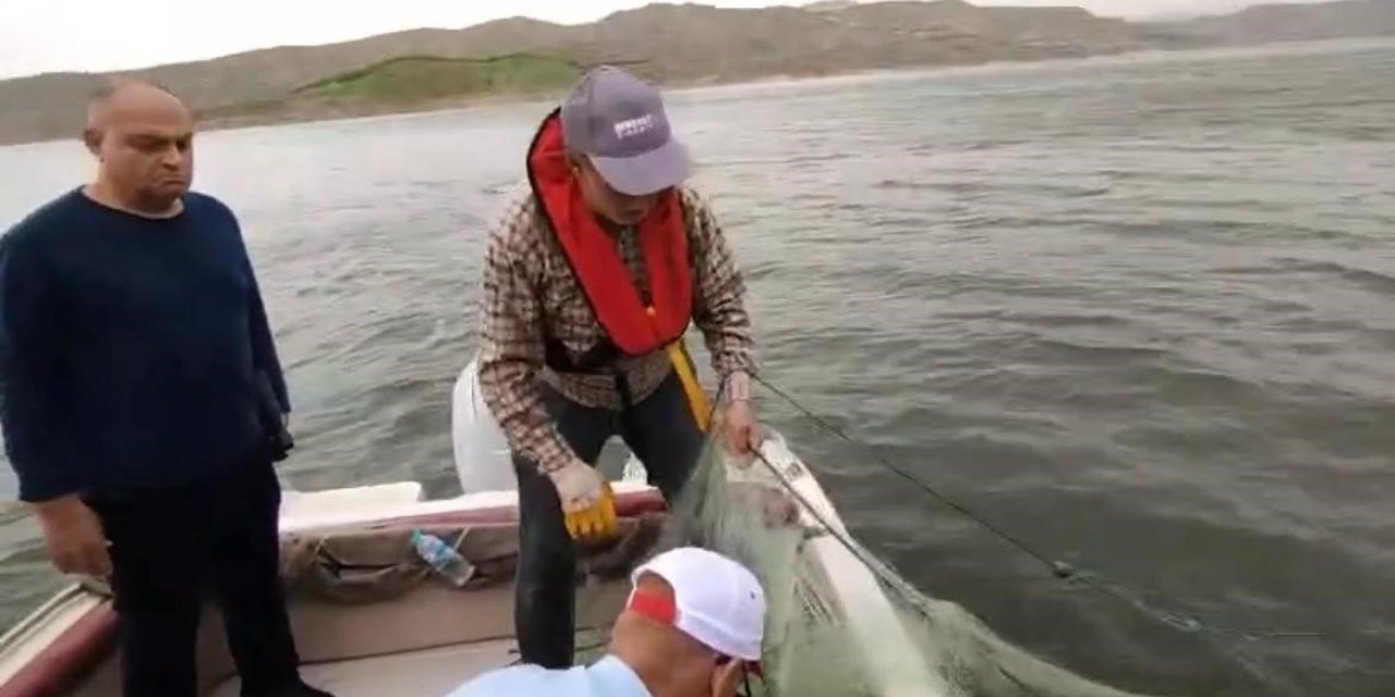 Elazığ’da kaçak avlanmayı önlemek için ekipler yoğun mesai harcıyor