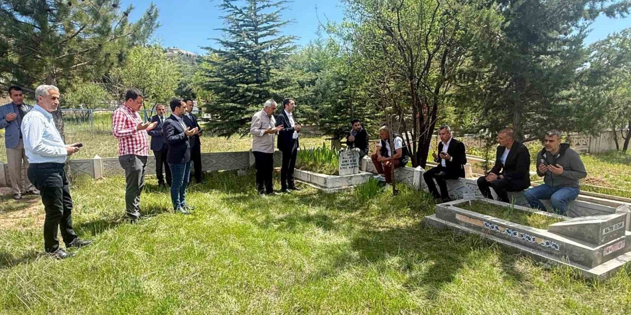 Ahmet Aytar Elazığ’da kabri başında anıldı