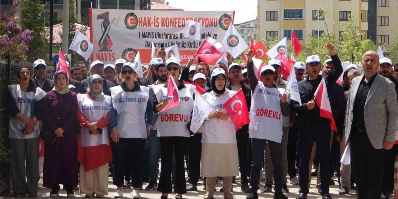 Van’da işten çıkarılan işçilerin buruk ‘1 Mayıs’ kutlaması