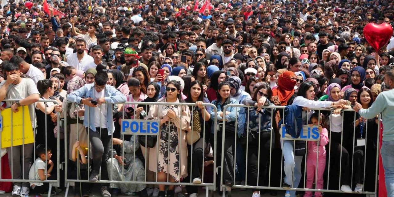Iğdır’da 1 Mayıs Emek ve Dayanışma Günü coşkuyla kutlandı