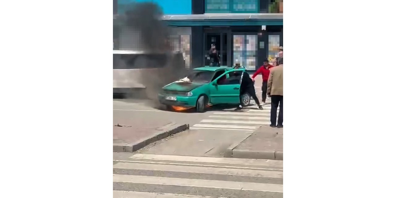 Iğdır’da park halindeki otomobil alev aldı