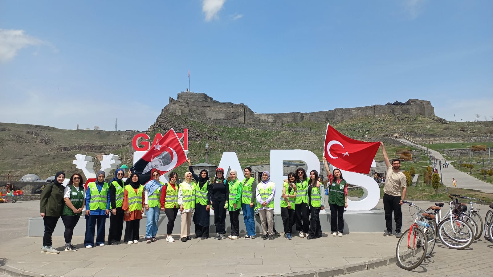 Kars'ta pedallar sağlıklı yaşam için çevrildi