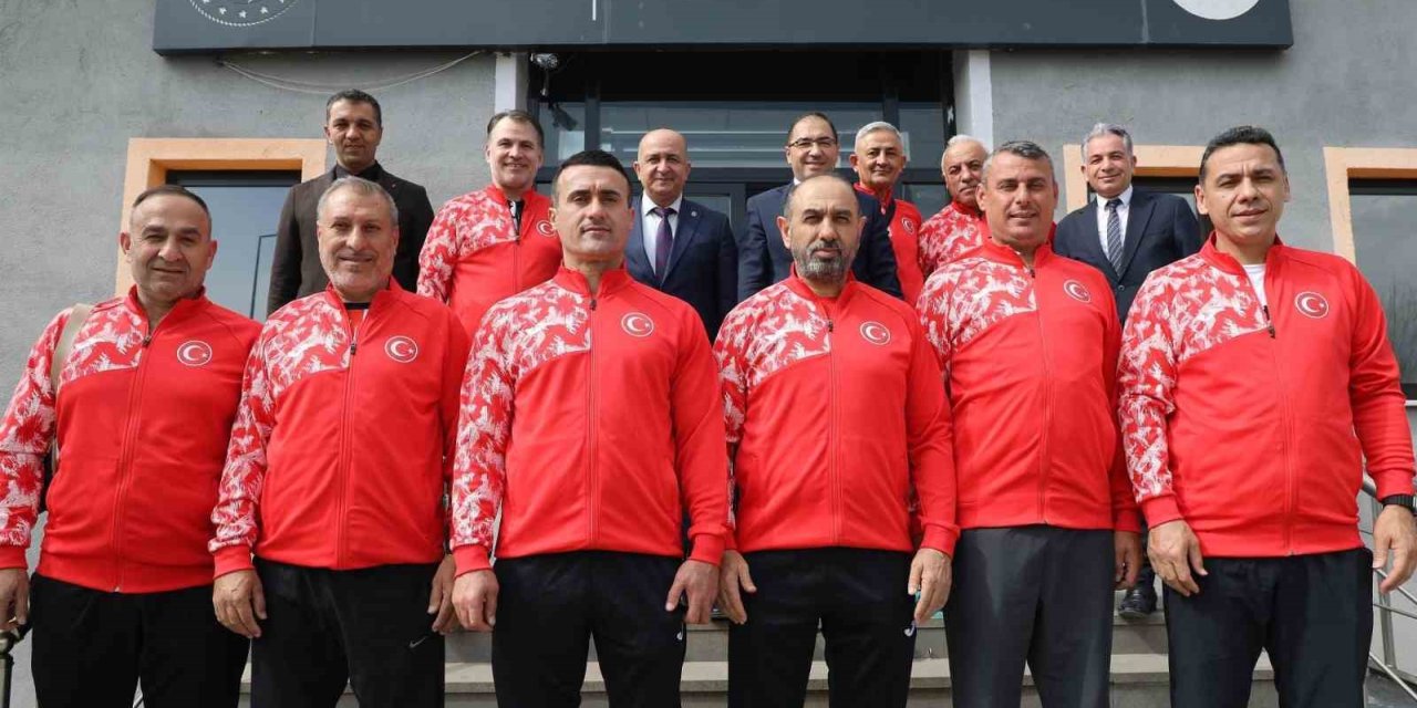 Karate Milli Takımından Çelebi’yi Teşekkür Ziyareti