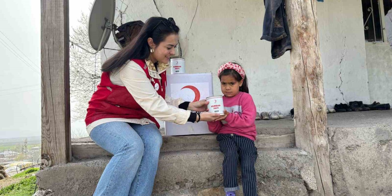Ağrı’da Kızılay’ın yardım eli her eve ulaştı