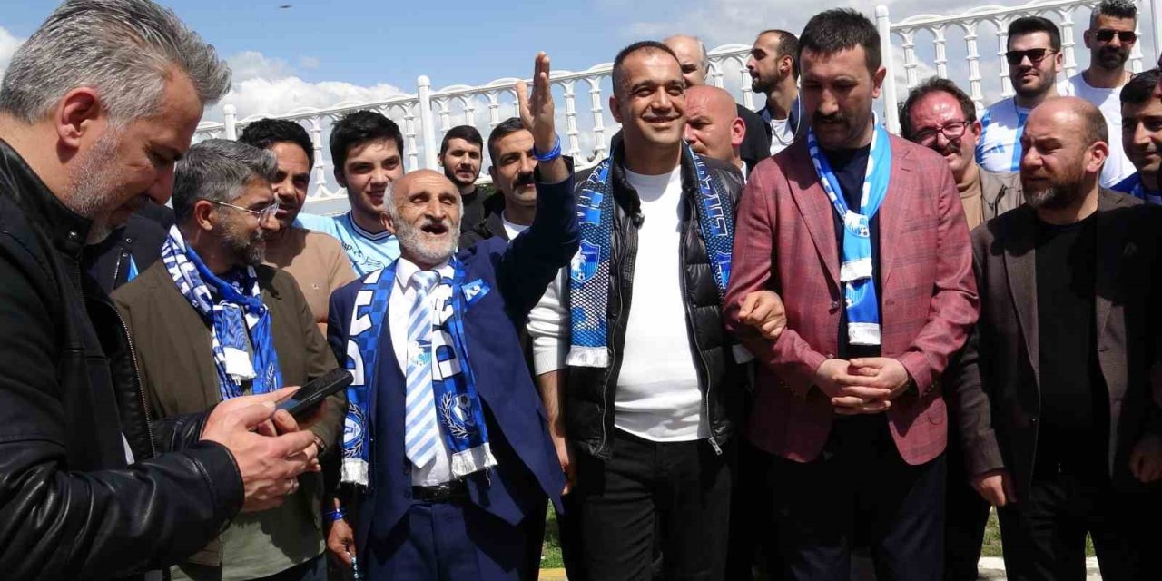 Taraftarlardan coşkulu uğurlama