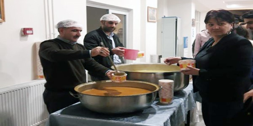 KAÜ Merkezi Kütüphanede öğrencilere sıcak çorba ikramı başladı