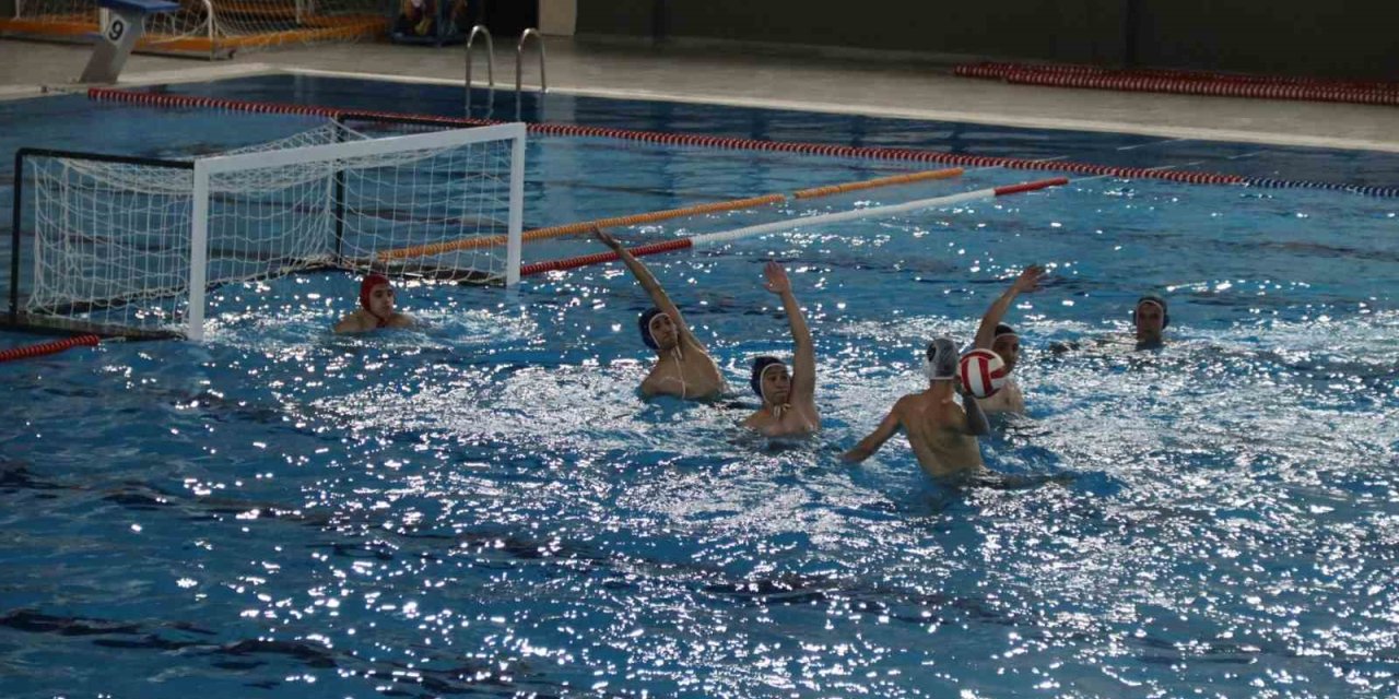 Elazığ’da yüzme müsabakaları sona erdi