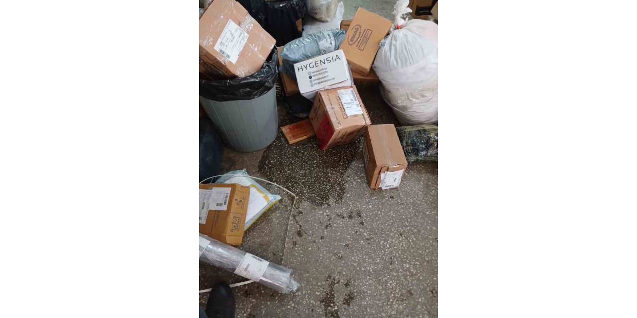 Ağrı PTT Kargo şubesinde su baskını: Önlem alınmadı, gönderiler zarar gördü