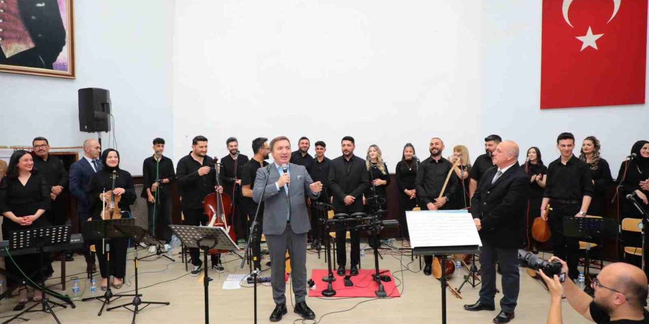 Halk müziği sanatçısı Ali Ekber Çiçek anıldı