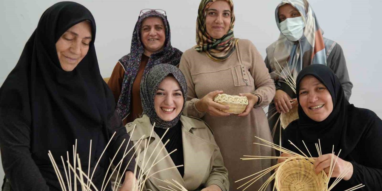 Kanser hastası kadınlar, umutlarını rattan objelere taşıdı