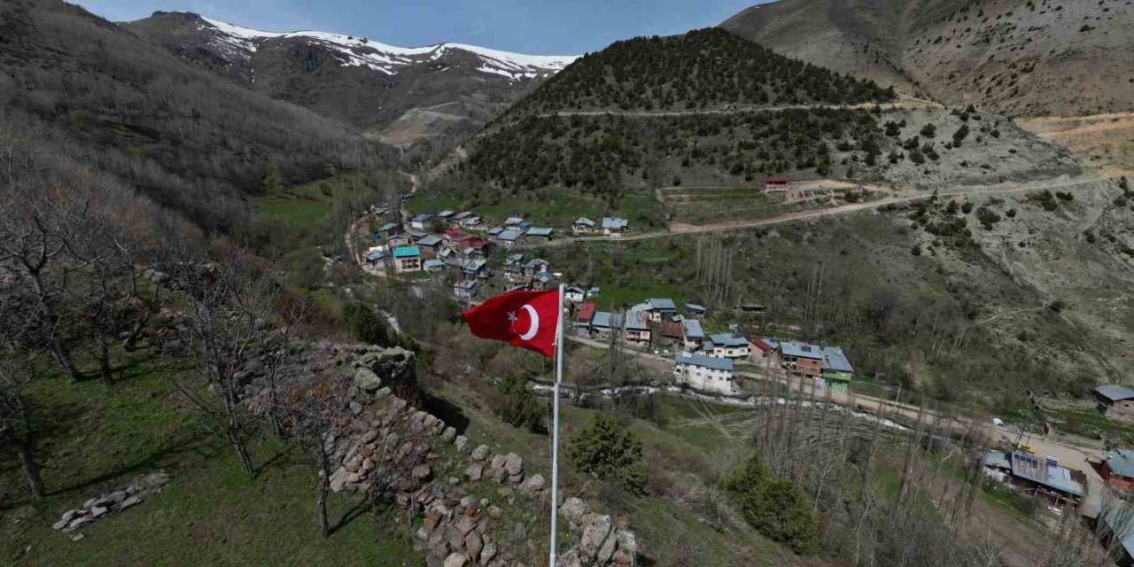 Sarı Gelin Şelalesi görenleri hayran bırakıyor