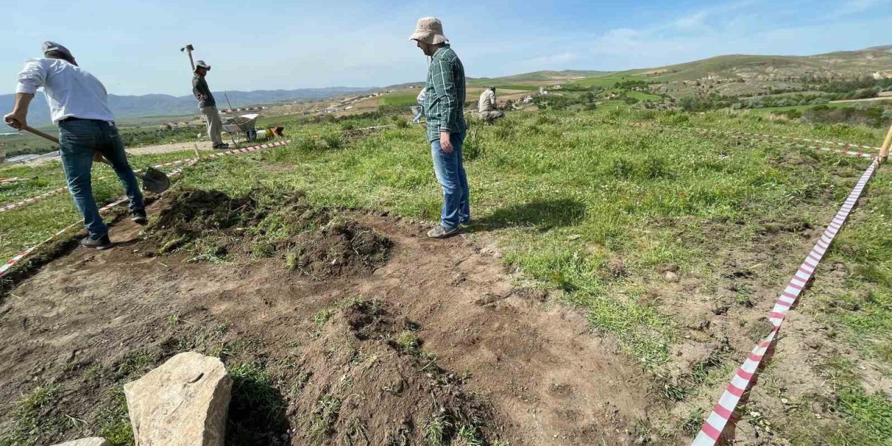Elazığ’da Tadım Kalesi ve Höyüğünde kazı çalışmaları yeniden başladı