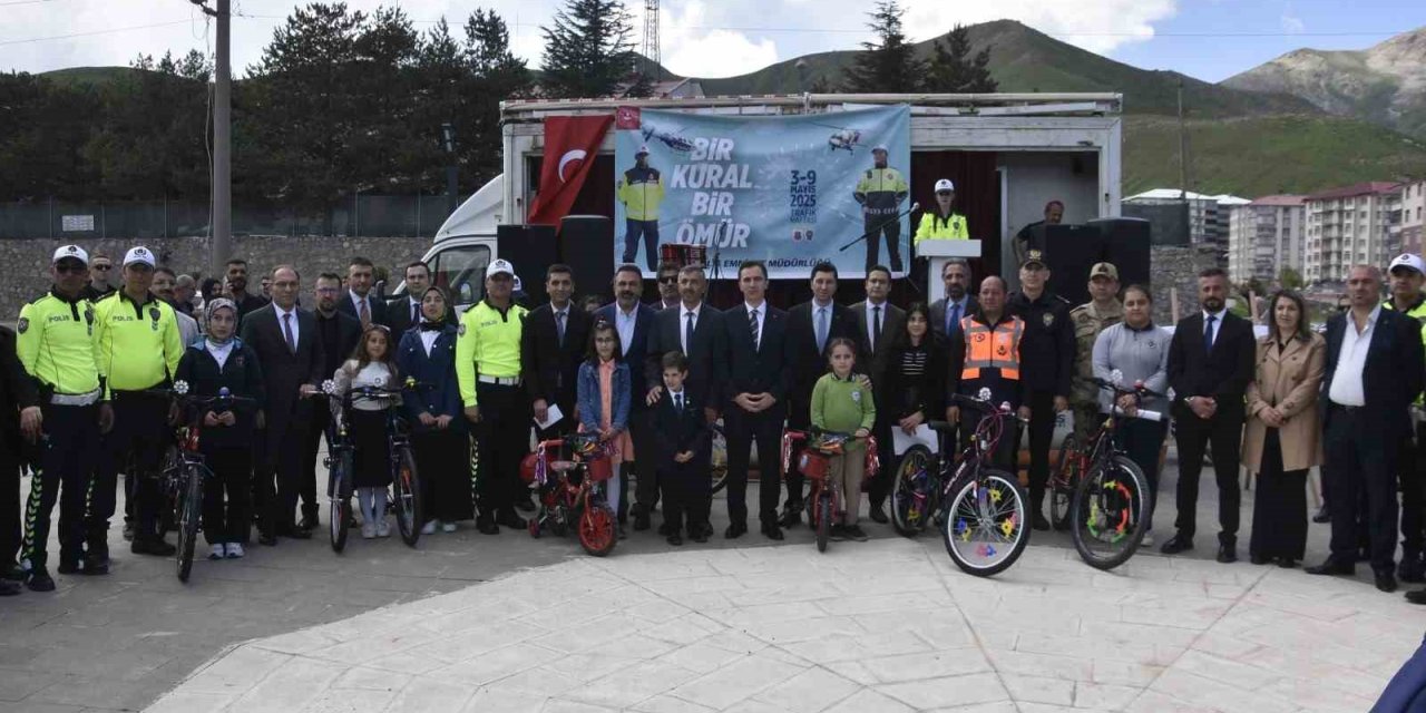 Bitlis’te Trafik Güvenliği Haftası etkinliği