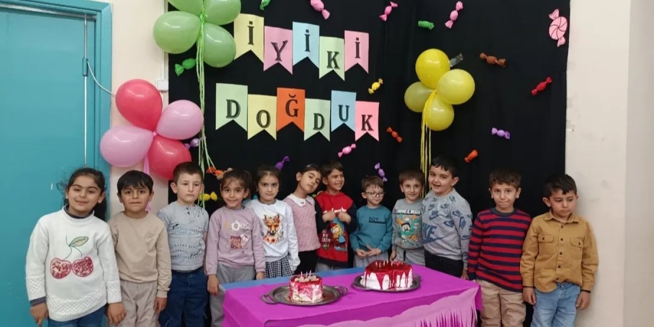 Diyadin’de miniklere ortak doğum günü sürprizi