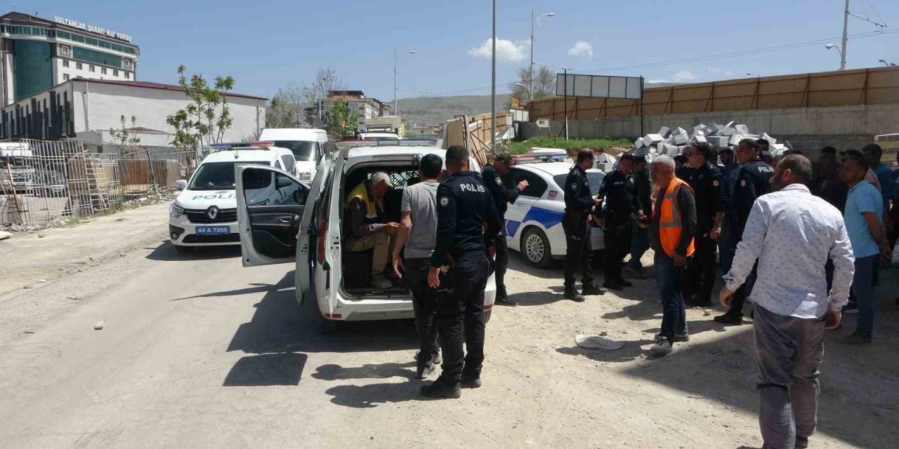 Malatya’da şantiye işçileri arasında taşlı sopalı kavga: 3 yaralı
