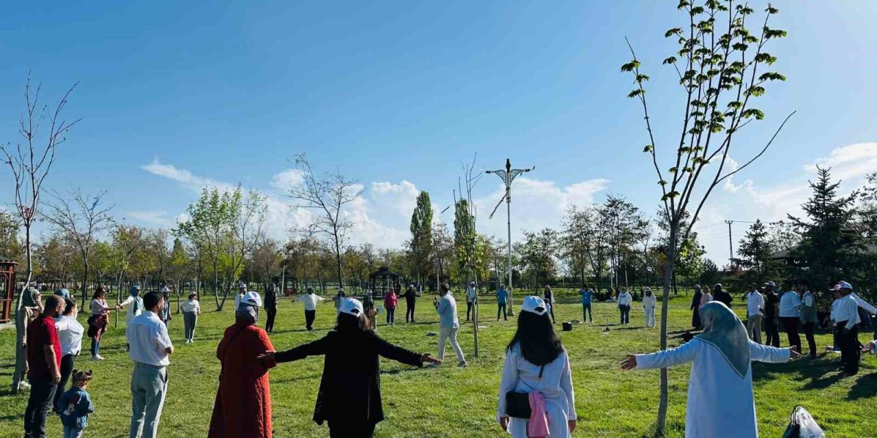Van’da ‘Sağlık için hareket et" yürüyüşü