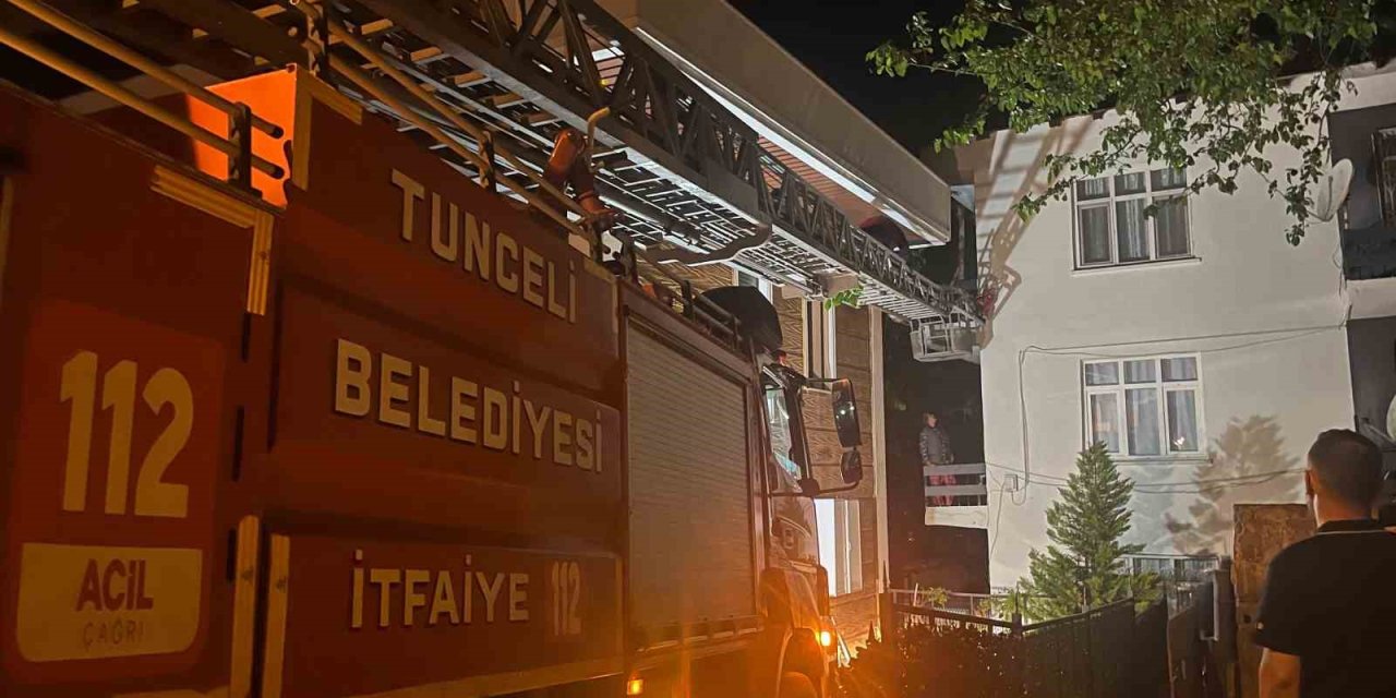 Tunceli’de kimsenin bulunmadığı evde mahsur kalan kediyi itfaiye kurtardı