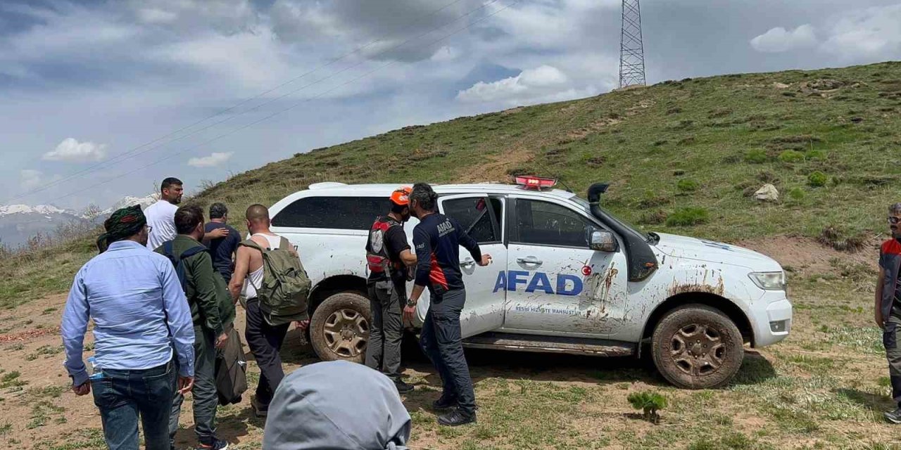 Mantar toplarken kayadan düşen vatandaş kurtarıldı