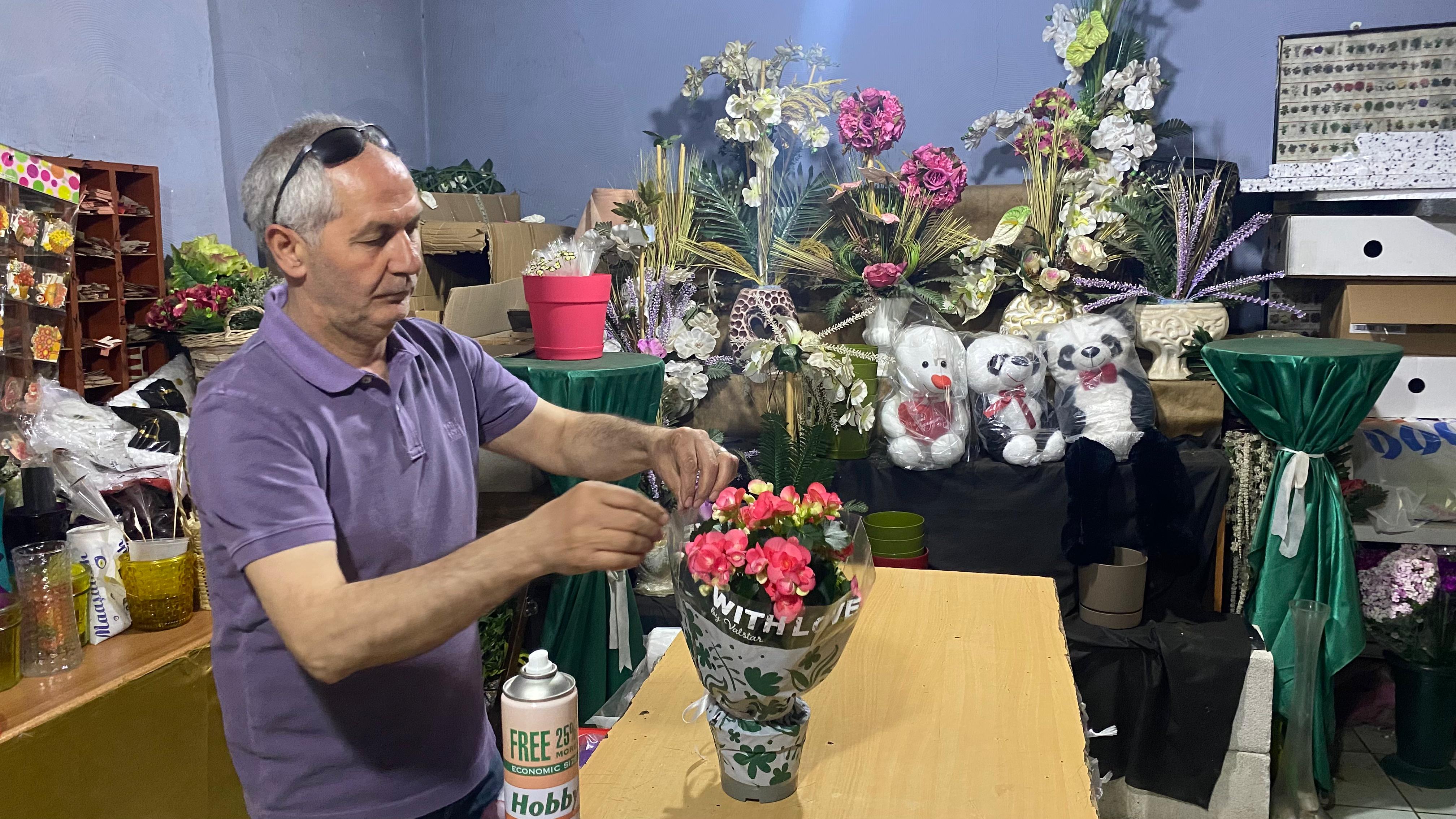 Anneler Günü Yaklaştı, Kars’ta Çiçekçilerde Yoğunluk Başladı