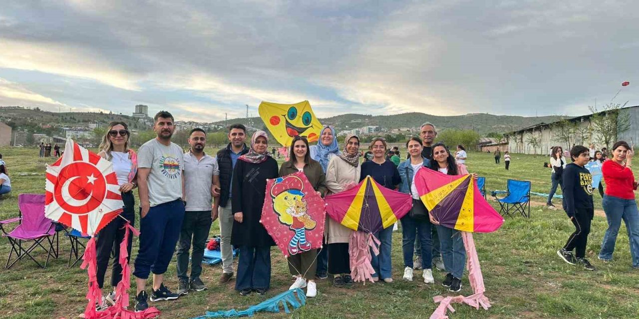 Elazığ’da 3. geleneksel uçurtma şenliği