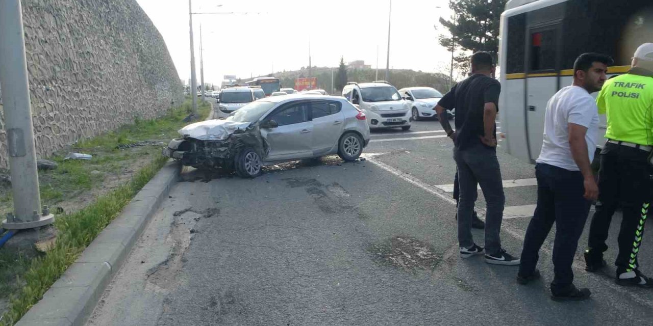 Malatya’da 5 araçlı zincirleme kaza: 6 yaralı