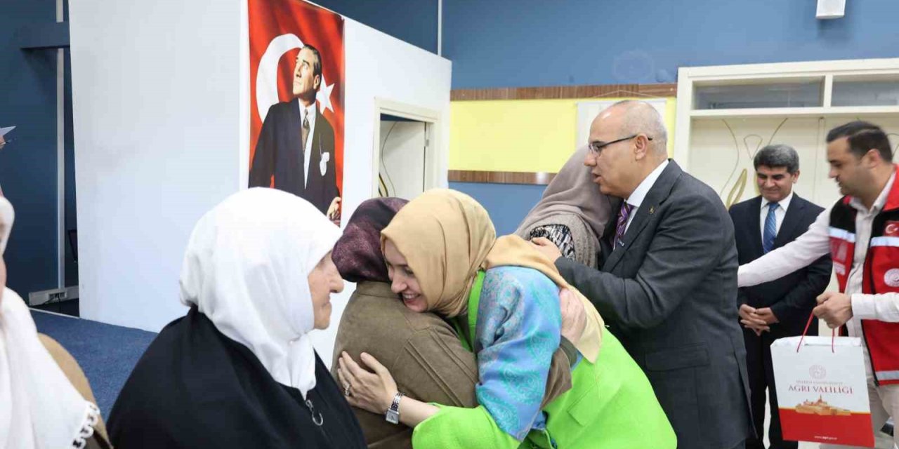 Ağrı’da Anneler Günü’ne özel anlamlı söyleşi programı düzenlendi