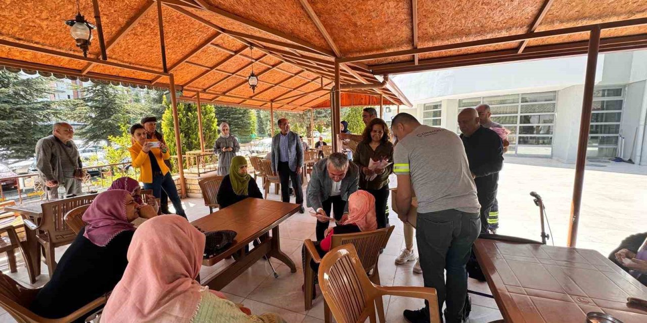 Anneler Günü’nde huzurevine anlamlı ziyaret