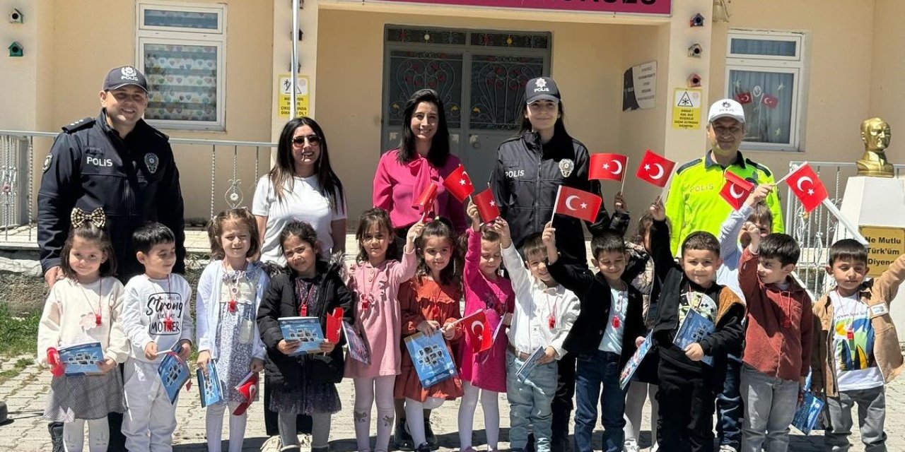 Çıldır’da anaokulu öğrencilerine trafik eğitimi