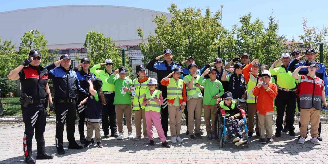 Özel çocukların "Polis" olma hayali gerçek oldu