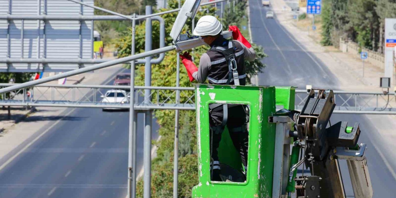 Fırat EDAŞ hizmet kalitesini artırmak için şebeke altyapısında güçlü adımlar atıyor