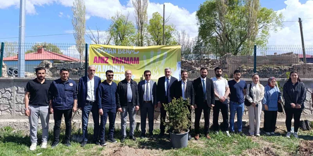 Diyadin’de "Orman Benim" kampanyası kapsamında fidan fikimi ve temizlik etkinliği