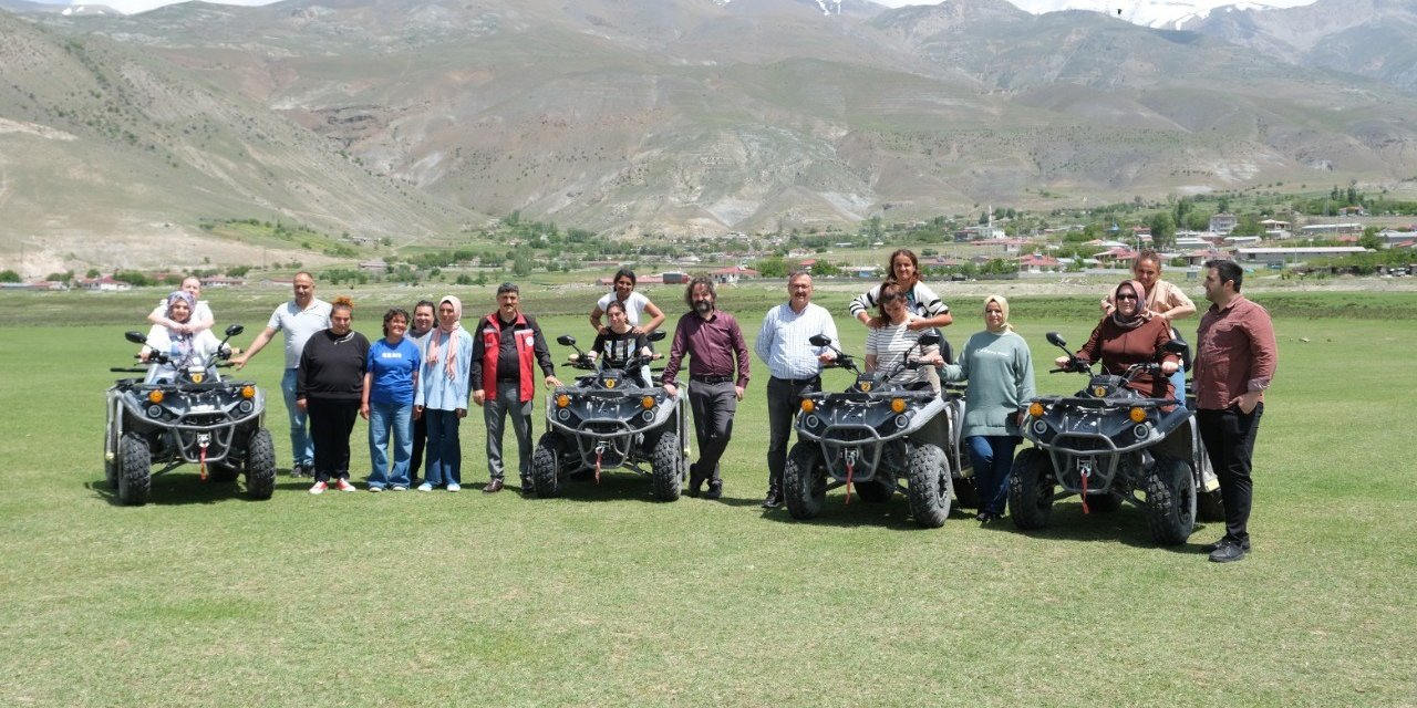 Engelliler Haftası kapsamında yamaç paraşütü ve ATV sürüşü etkinliği düzenlendi