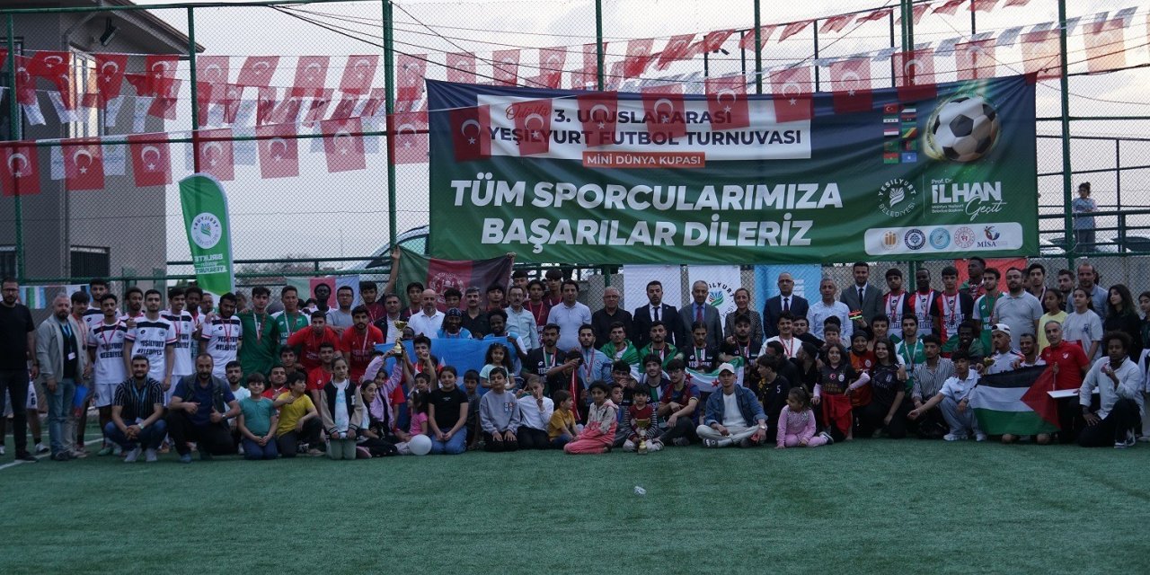 3. Uluslararası Yeşilyurt Futbol Turnuvası sona erdi