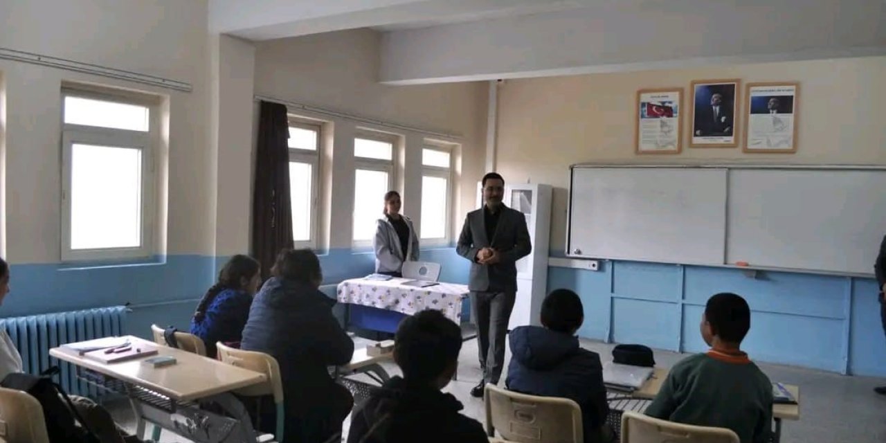 Kaymakam Demirtaş, öğretmen ve öğrencilerle buluştu