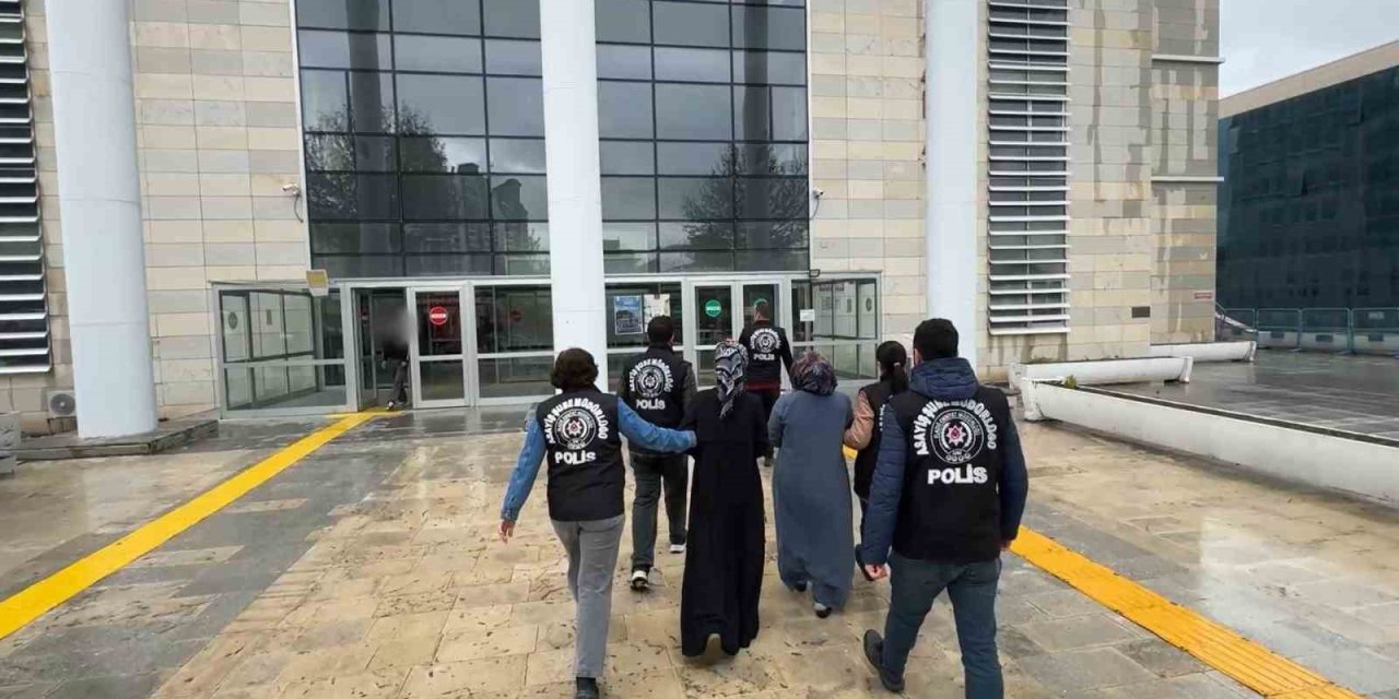Elazığ’da 416 bin liralık ziynet eşyası çalan kadın şüpheliler yakalandı