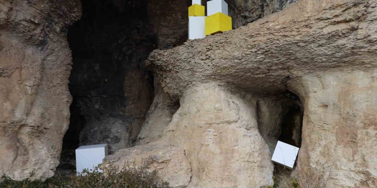 Malatya’da bin 500 rakımdaki mağaralarda çağdaş sanat sergisi